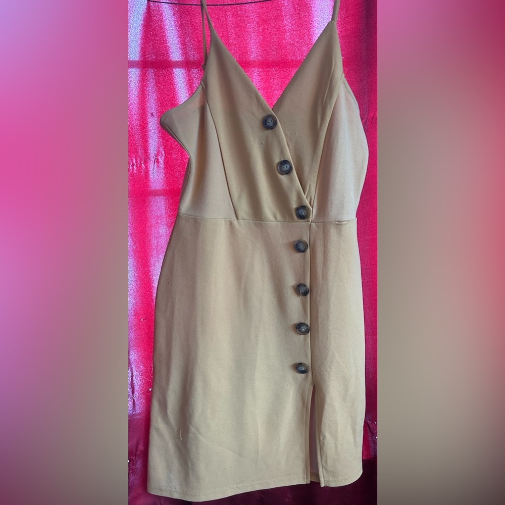 Cute mini yellow dress with split, size medium